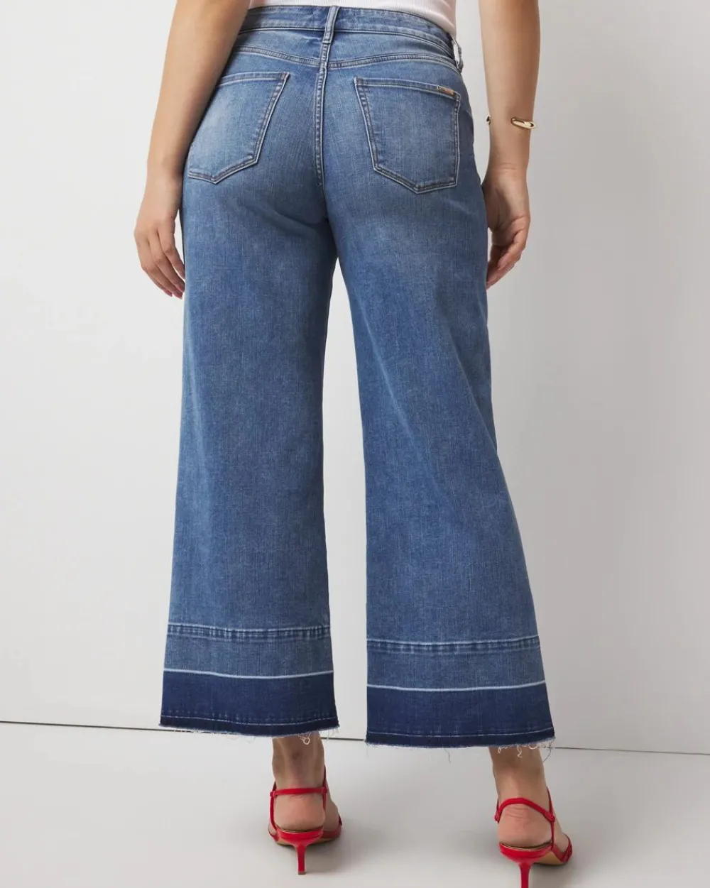 Curvy High-Rise Released Hem Wide Leg Cropped Jean*White House Black Market Sale