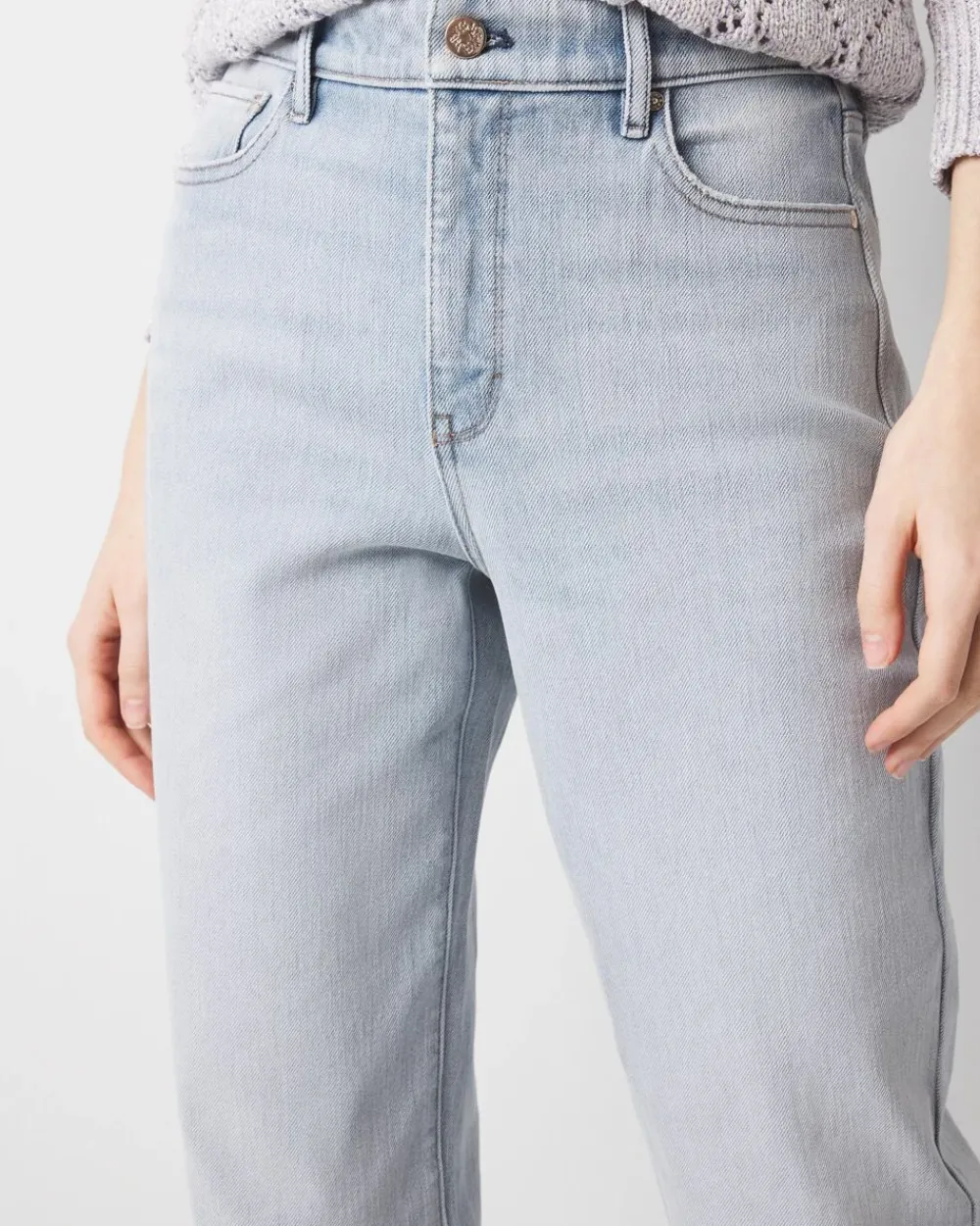 Extra High-Rise Relaxed Straight Jeans*White House Black Market Fashion