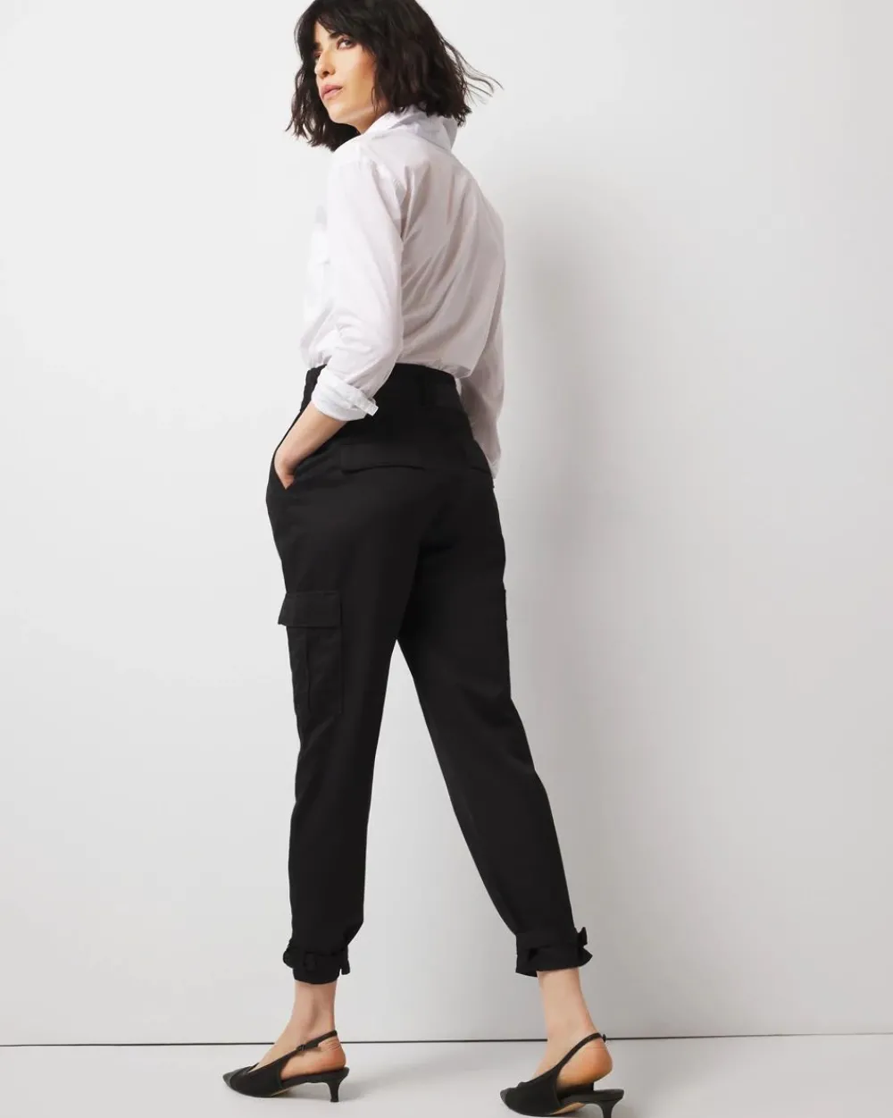 Petite Extra High-Rise Pret Cargo Tapered Ankle Pant*White House Black Market Outlet
