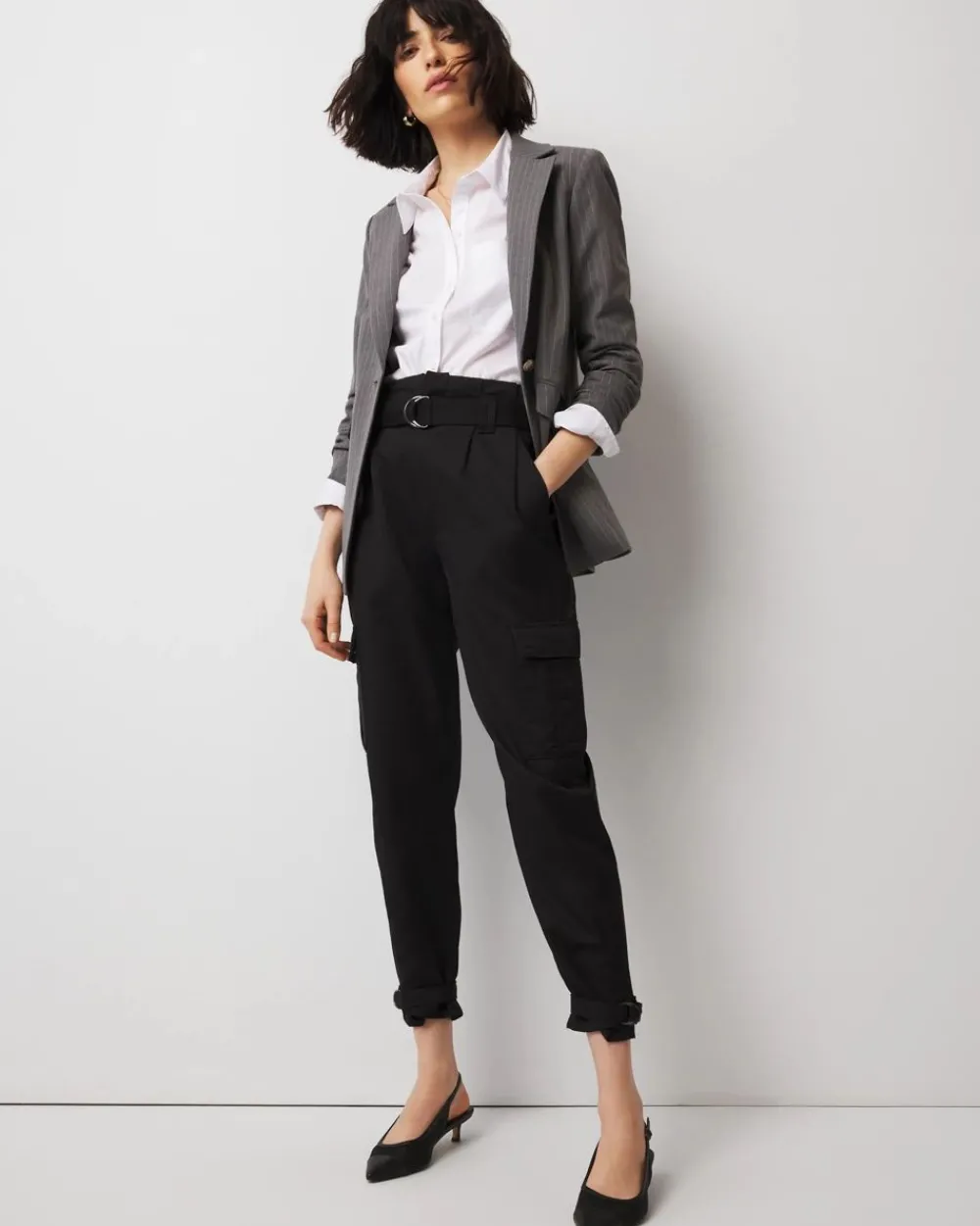 Petite Extra High-Rise Pret Cargo Tapered Ankle Pant*White House Black Market Outlet