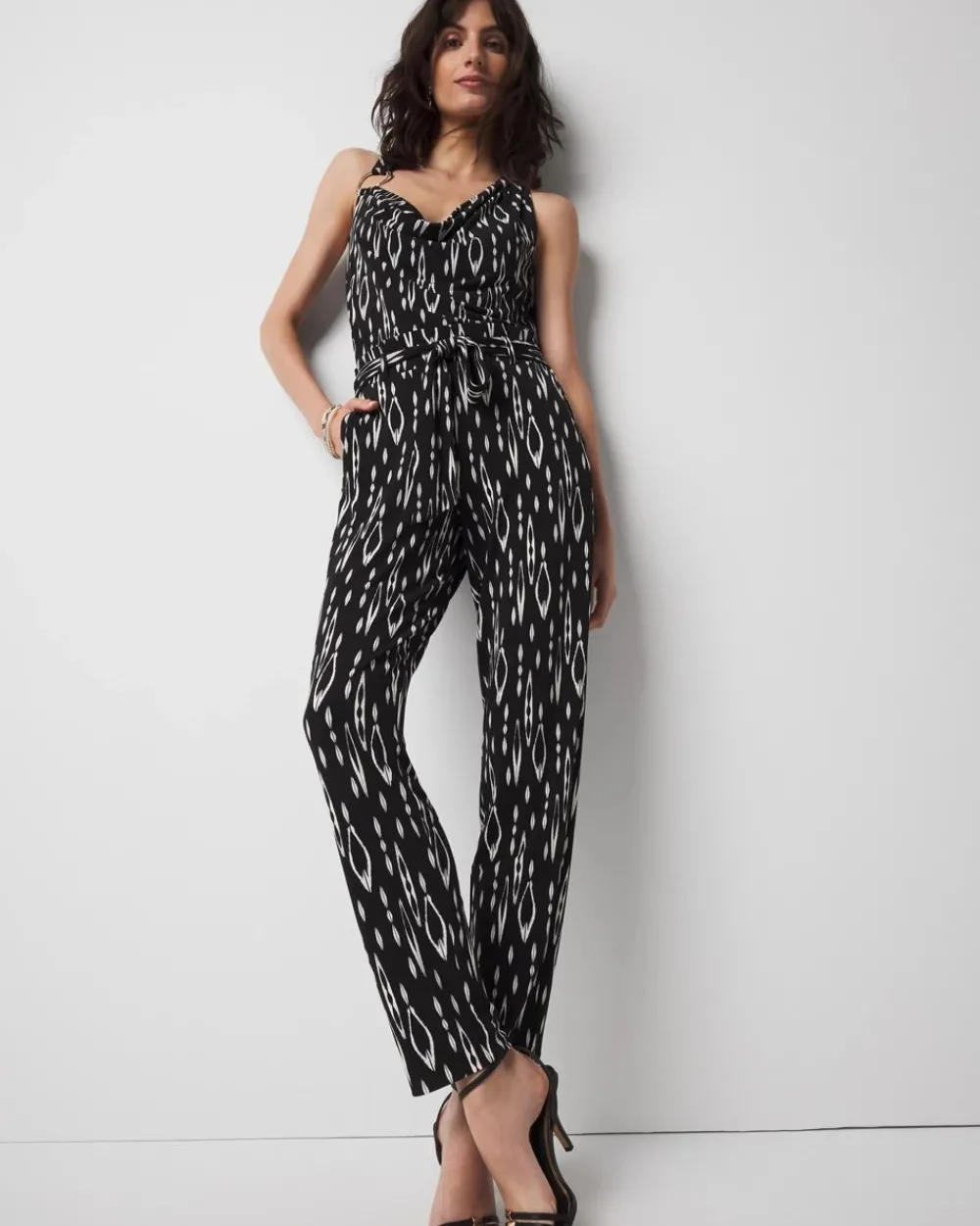Petite High-Rise Tapered Ankle Pants*White House Black Market Fashion