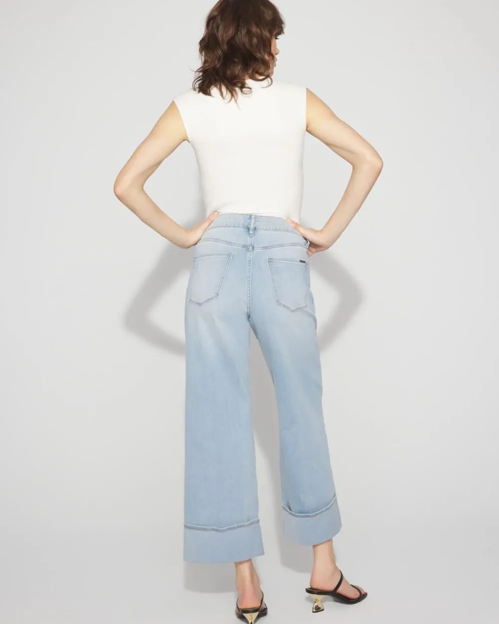 Petite High-Rise Wide Leg Cuff Cropped Jean*White House Black Market Online