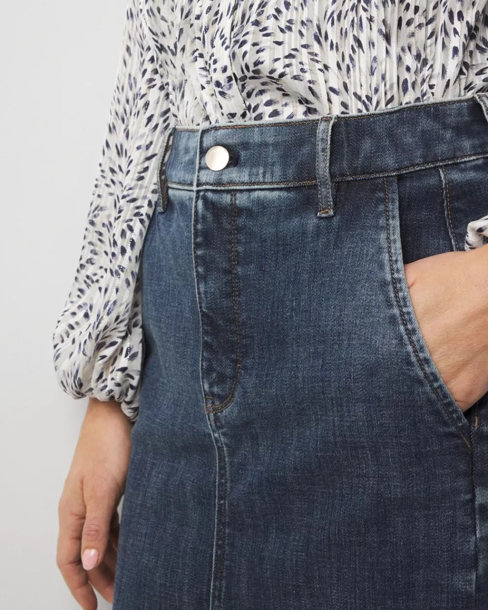 Petite Knee-Length Denim Pencil Skirt*White House Black Market Best