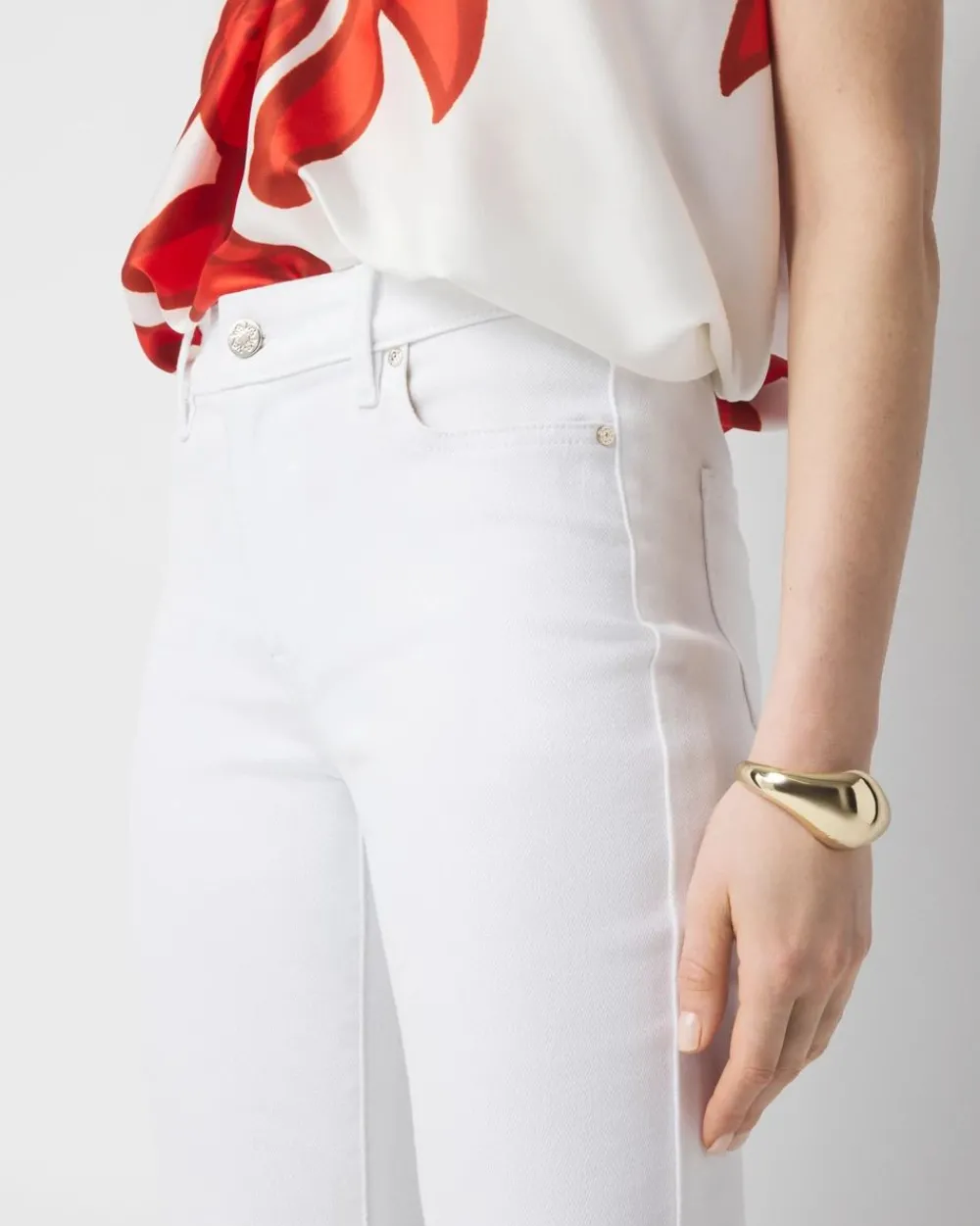 Petite Mid-Rise Bootcut Jean*White House Black Market Fashion